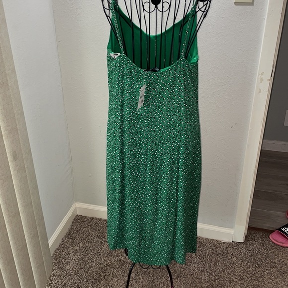 NWT One Clothing Women's Leopard Print Knee Length Slipdress Green Size Medium - Picture 2 of 4